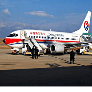 迪庆香格里拉机场快递航空快运业稳步发展的原因是什么？